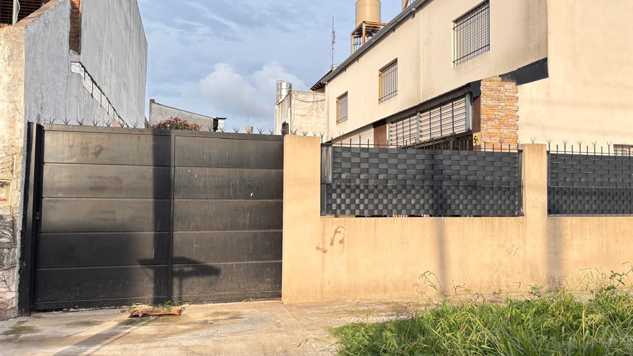 GARIBALDI ESQUINA COCHERA LATERAL