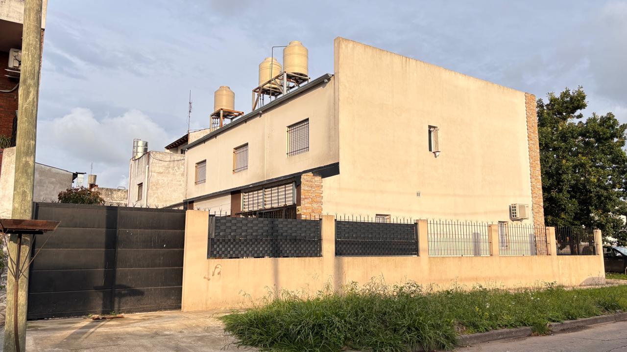 GARIBALDI ESQUINA LATERAL COSTADO