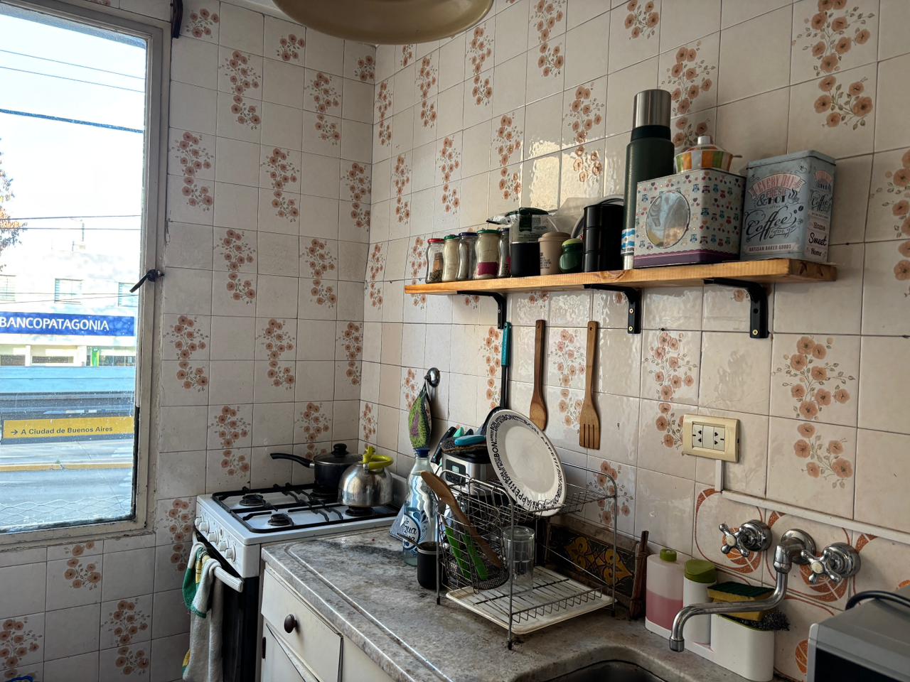 MAIPU 812 COC A FTE MESADA