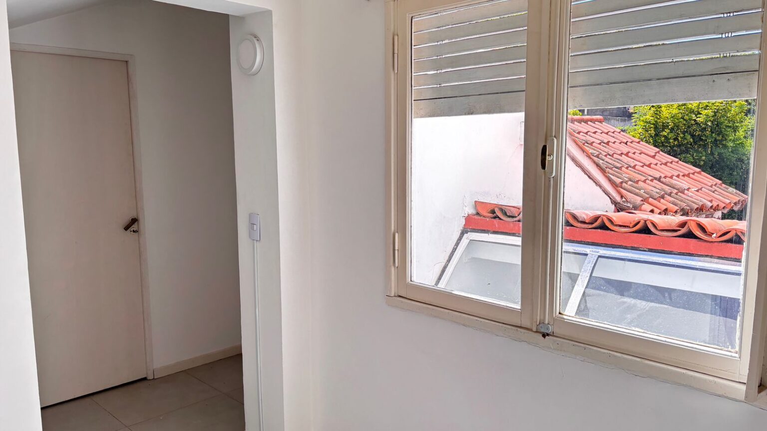 MELO 2579 HALL PA VENTANA