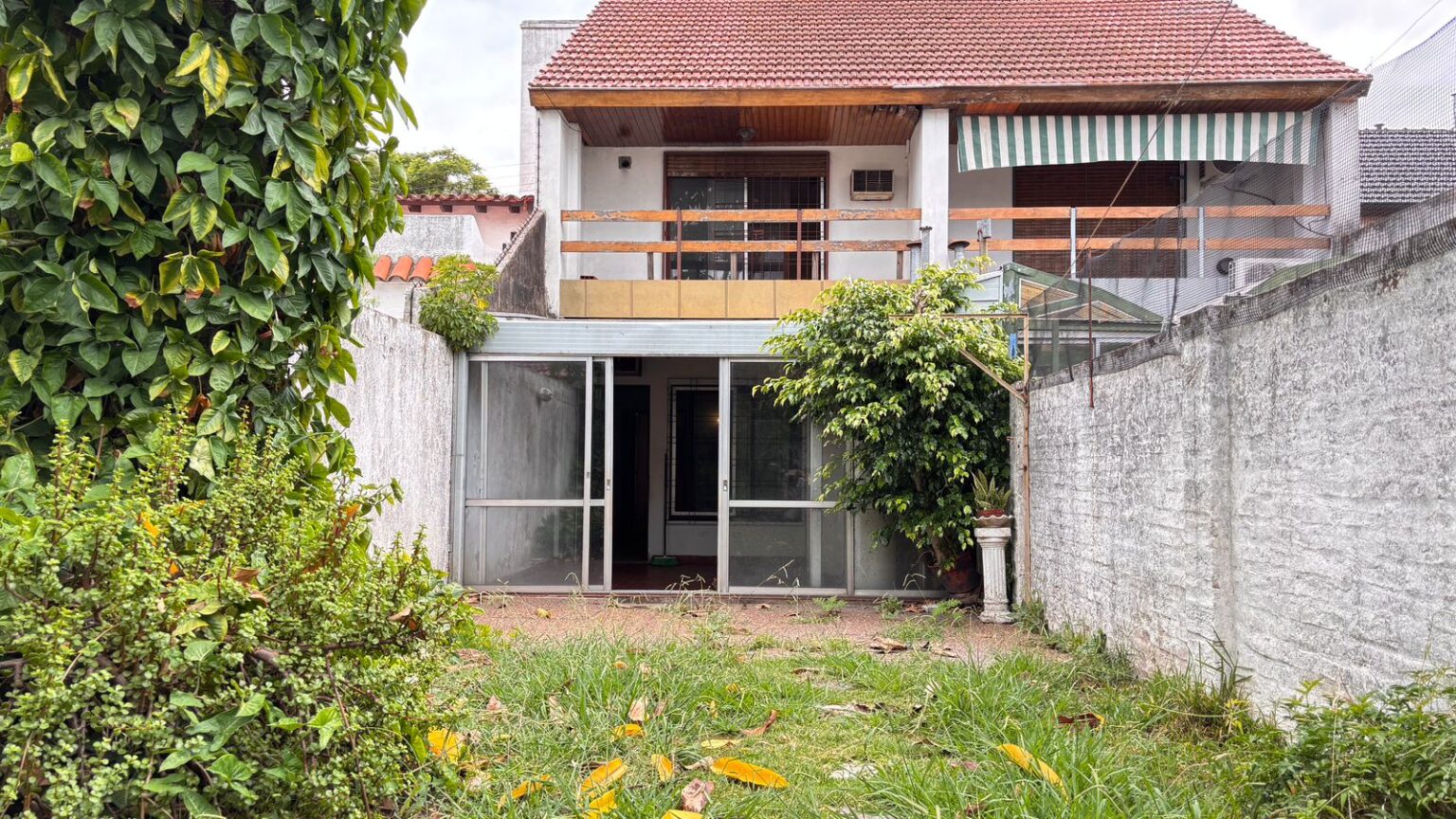 CABRAL 1750 JARDIN A CASA APAISADO