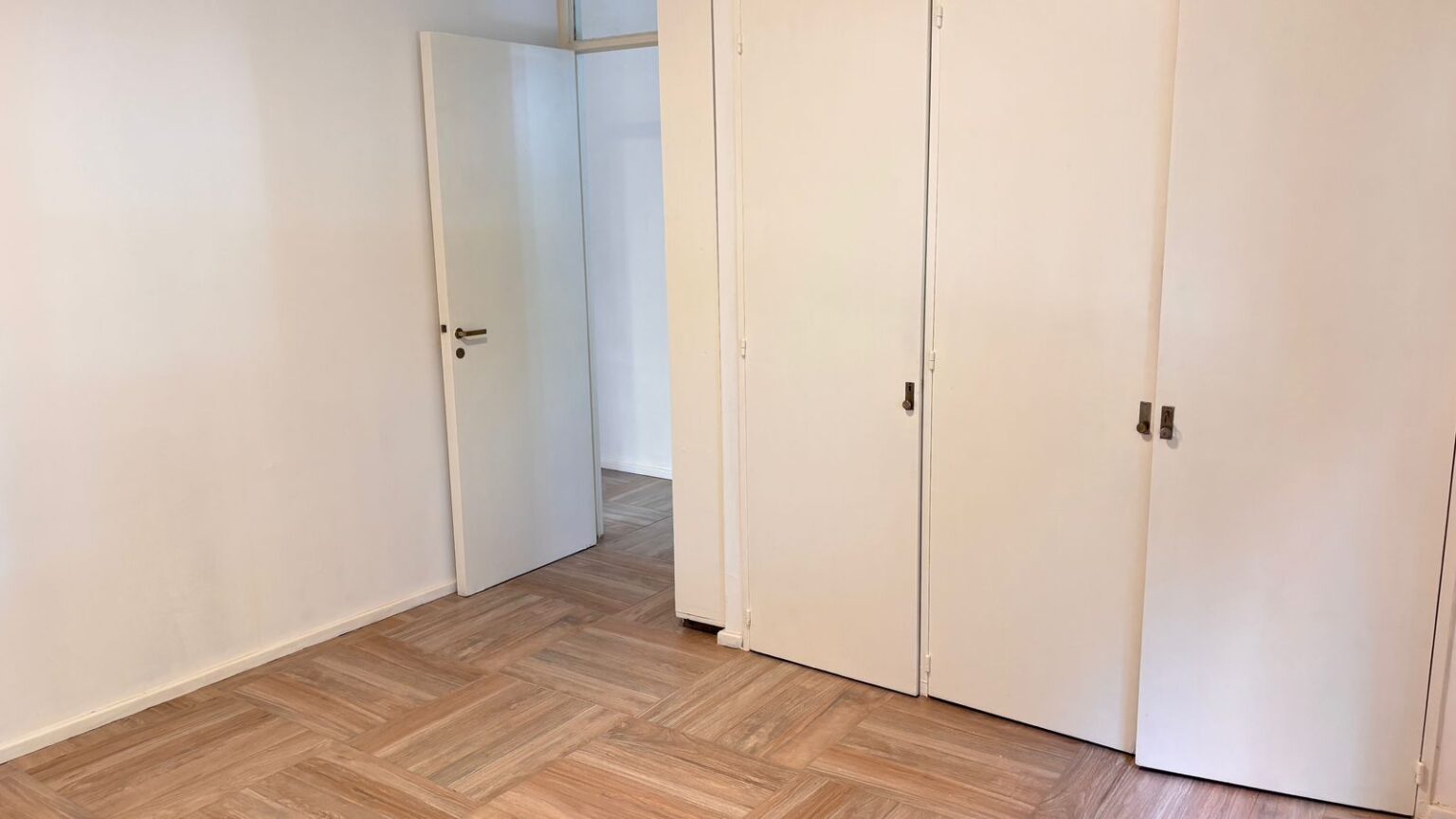 TAPIALES 1420 DORM PPAL FTE PLCARD