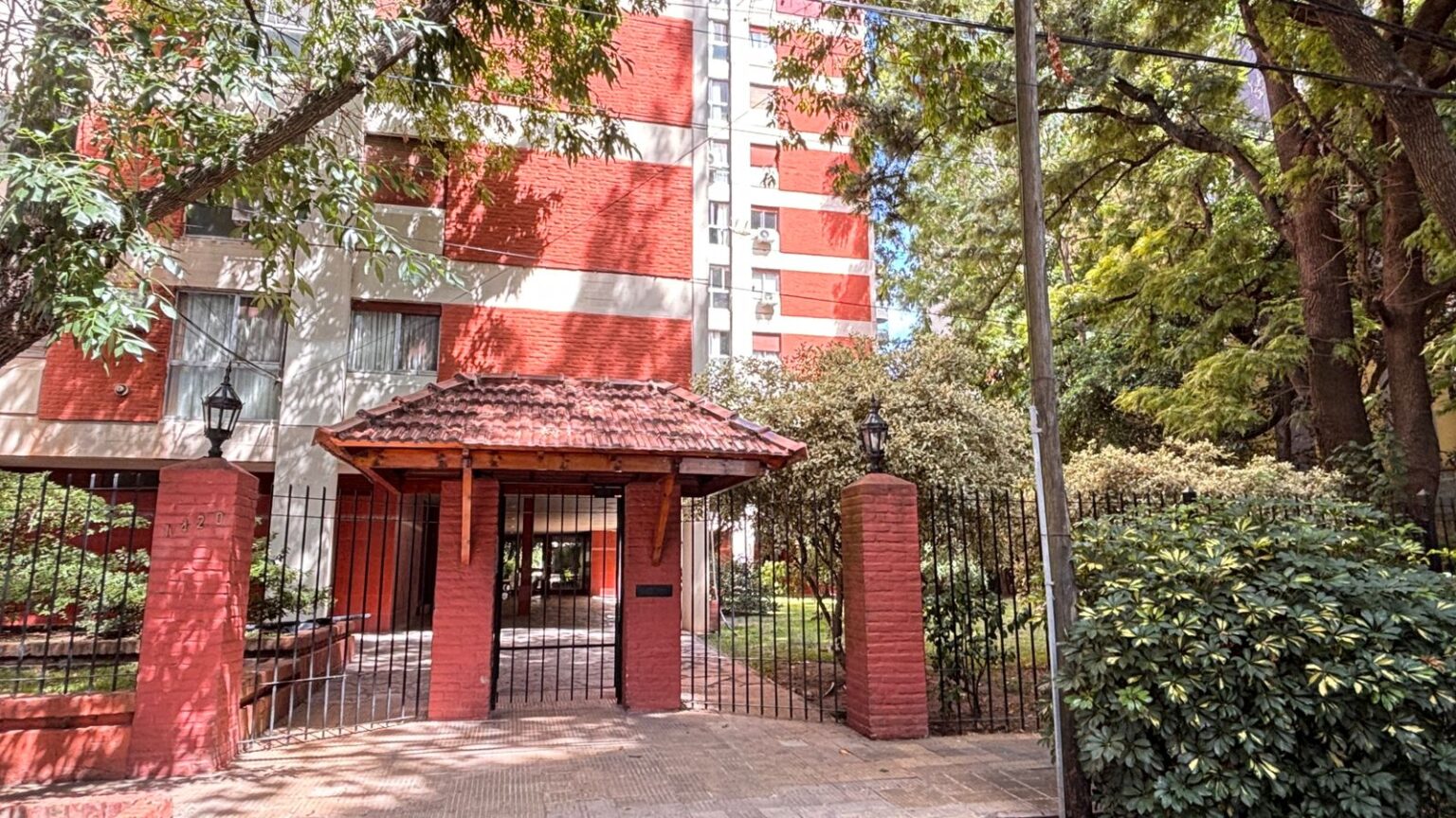 TAPIALES 1420 ENTRADA VERTICAL