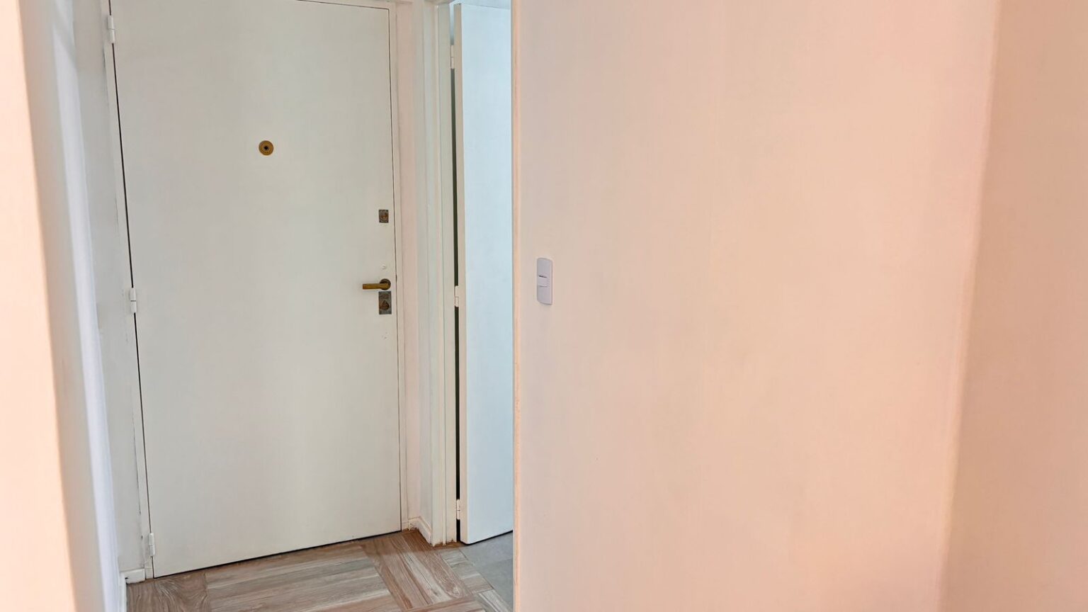 TAPIALES 1420 HALL ENTRADA