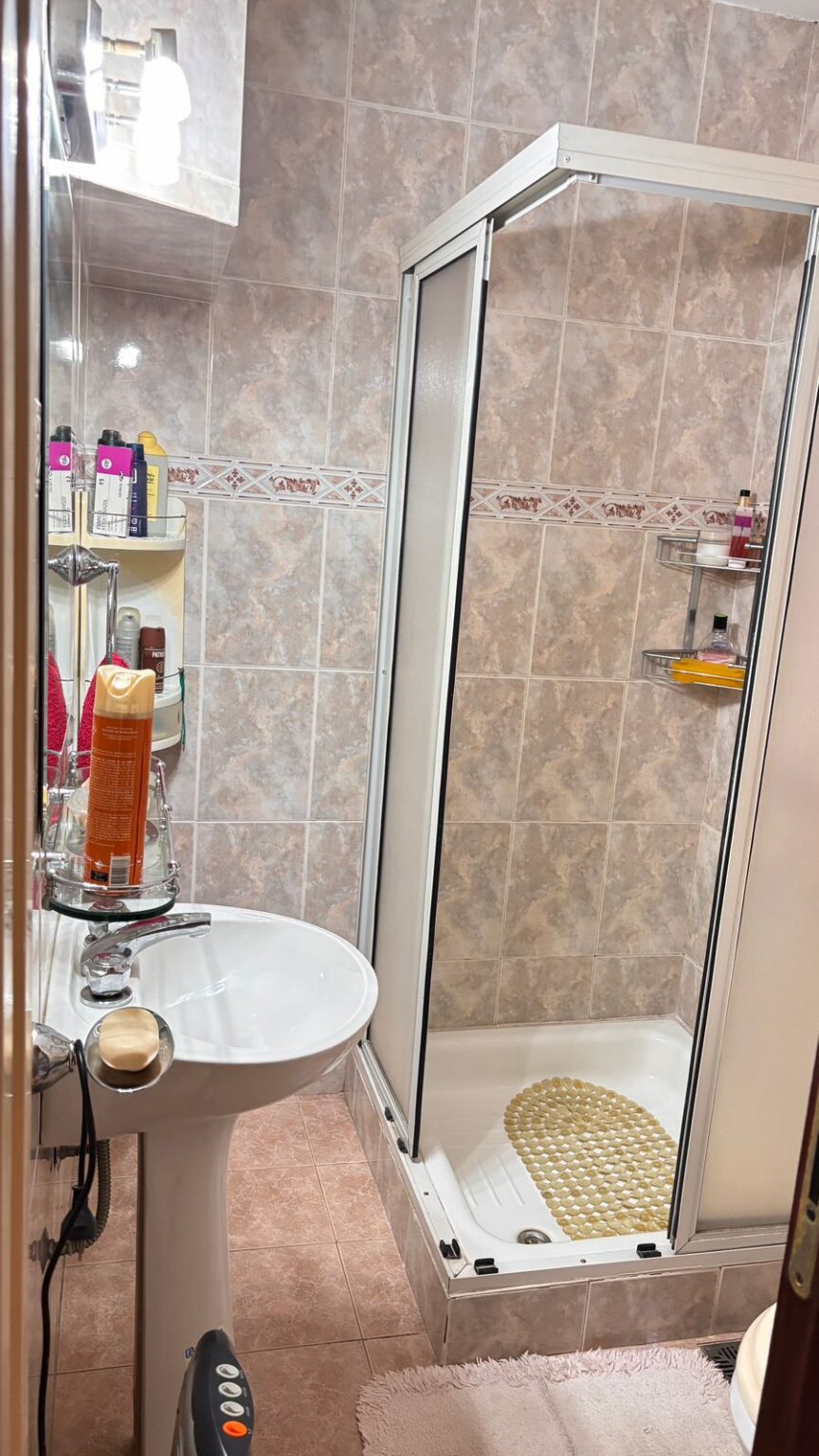 WhatsApp Image 2026-04-10 BAÑO QUINCHO