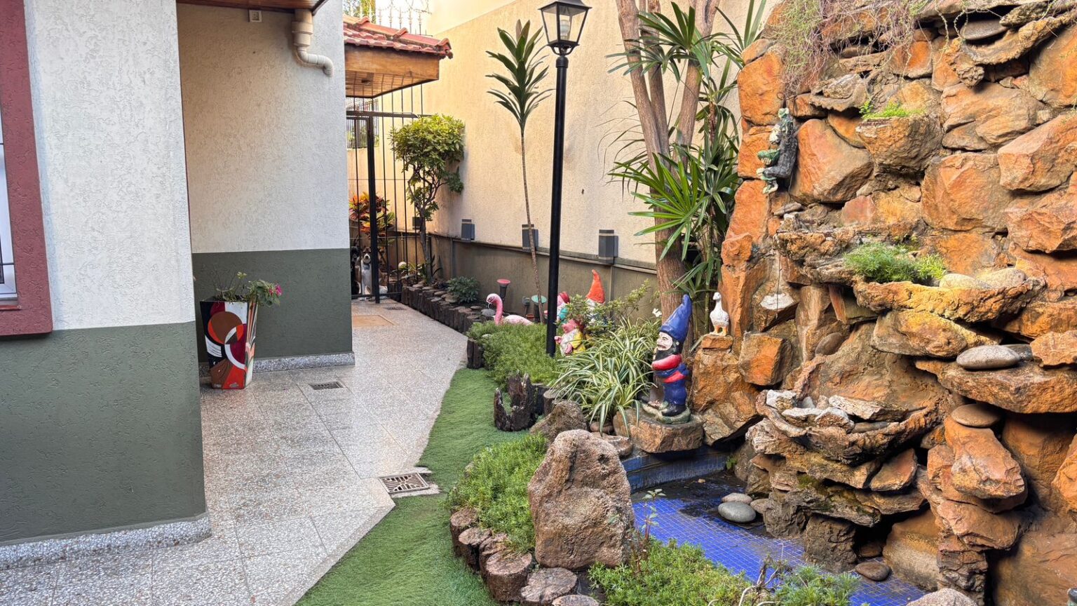 WhatsApp Image 2026-04-10 atPATIO ENTRAD DE SERV