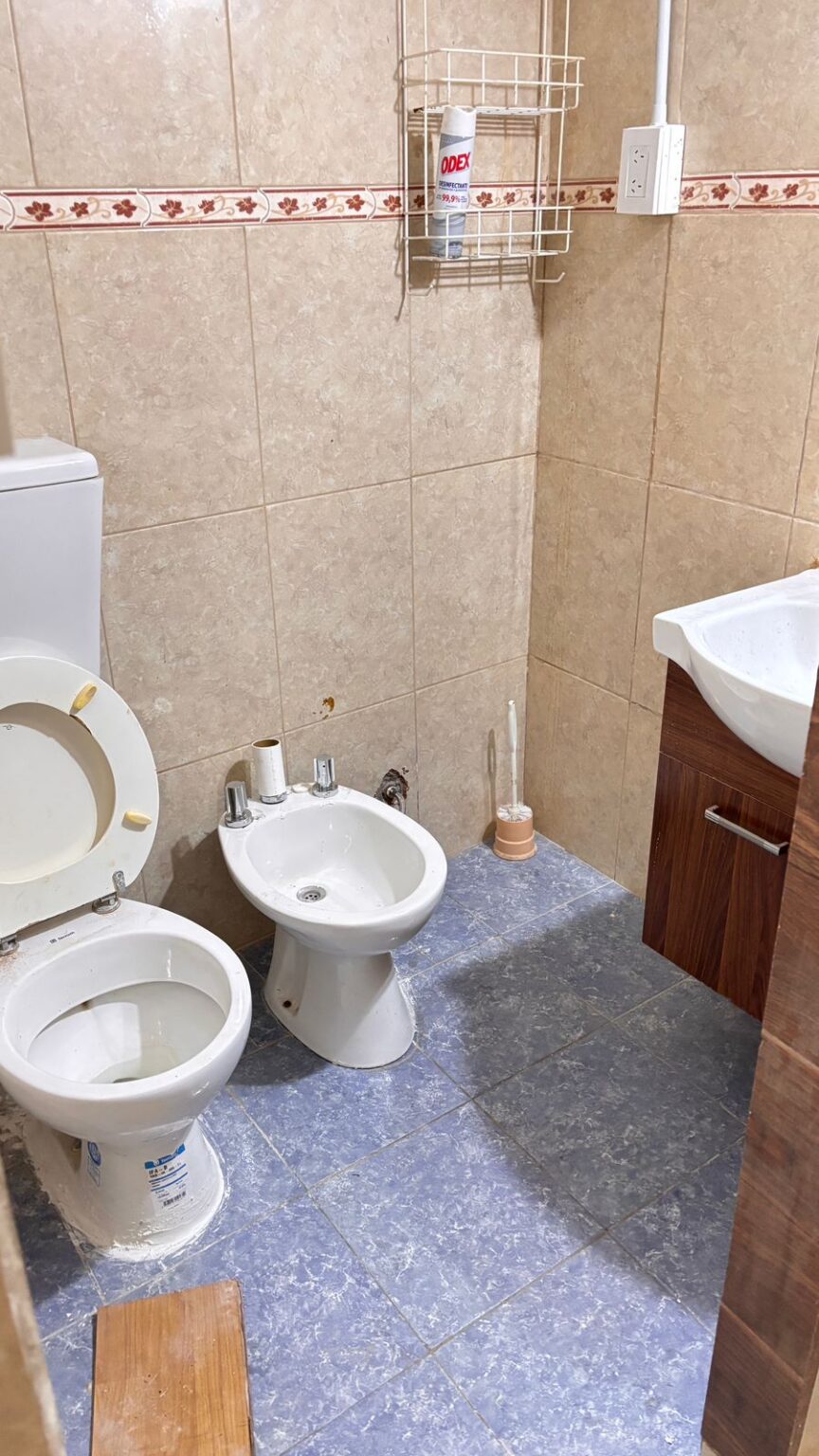 ROCA 3857 BAÑO
