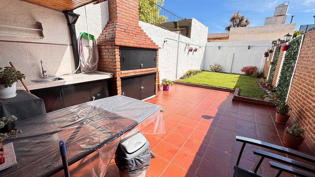 CHACABUCO 724 PARRILLA JARDIN
